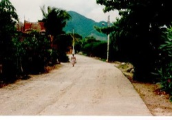 Woman on street, Huamelula