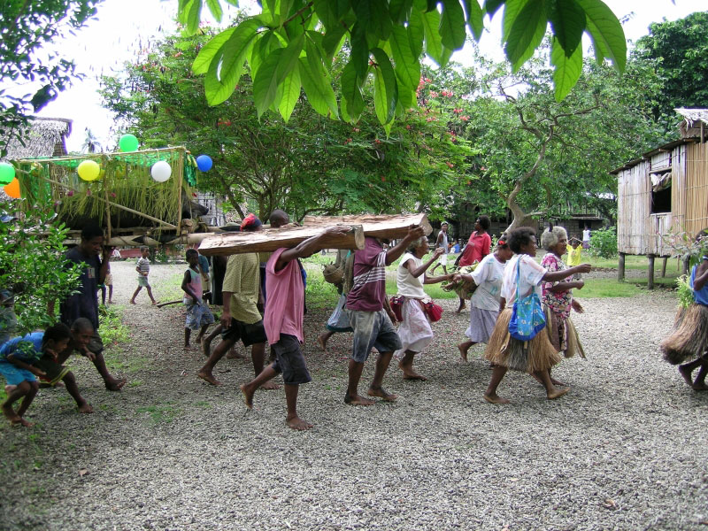 Party arriving for a Gwalisaekeno feast