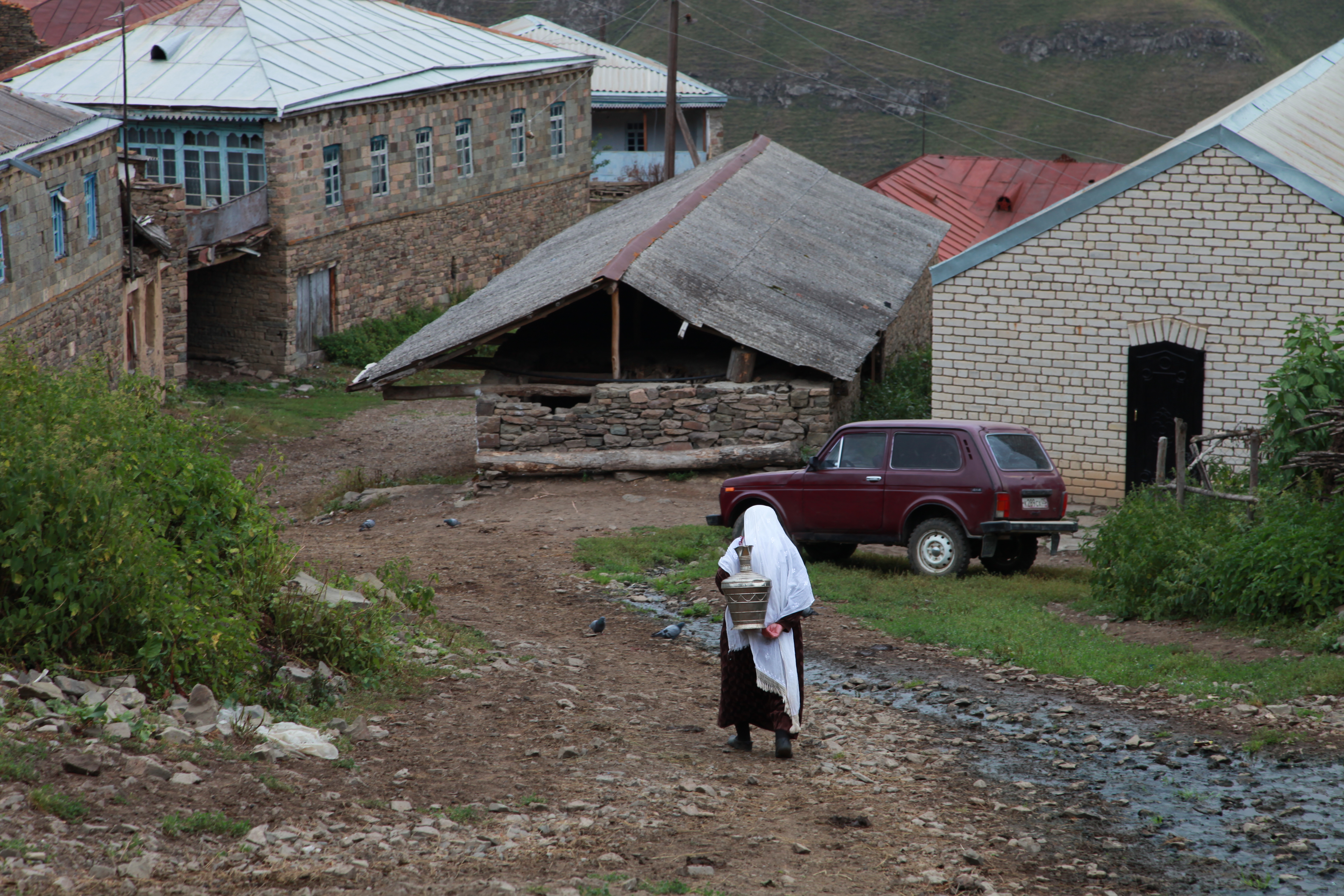 pic2_woman in Shiri