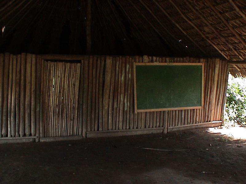 The school in the Awetí village